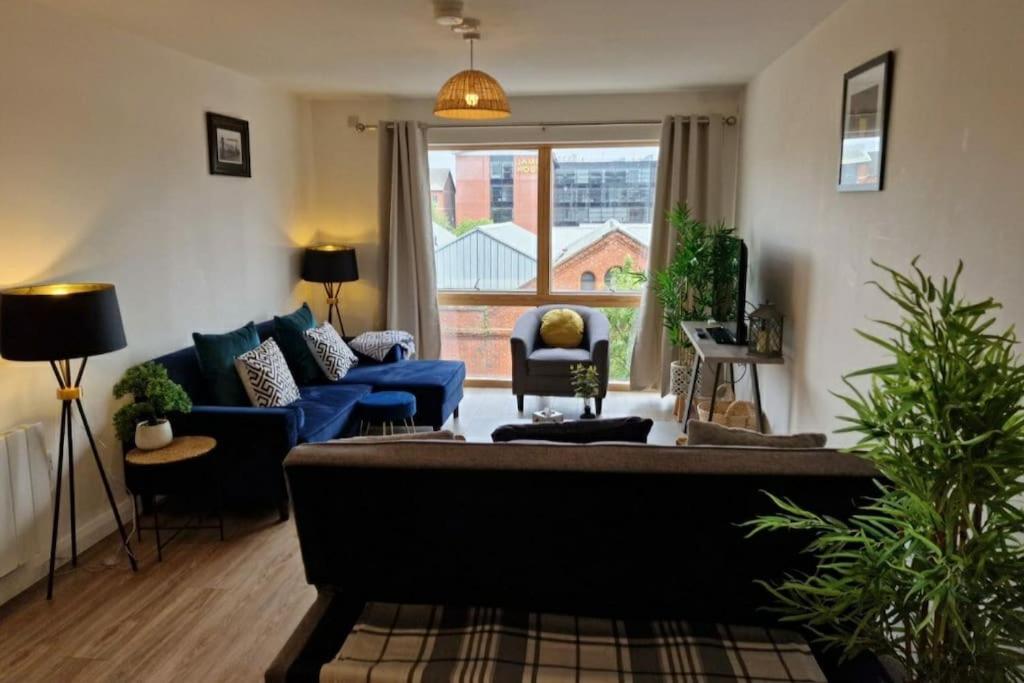 Modern Apartment, Sleeps 6, Belfast City Centre エクステリア 写真