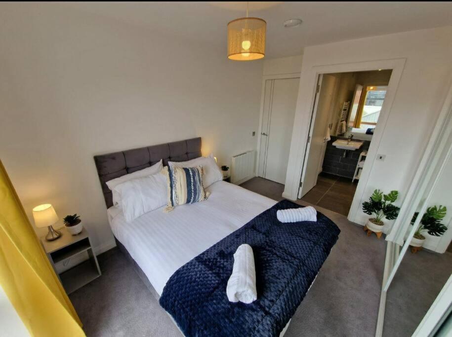 Modern Apartment, Sleeps 6, Belfast City Centre エクステリア 写真