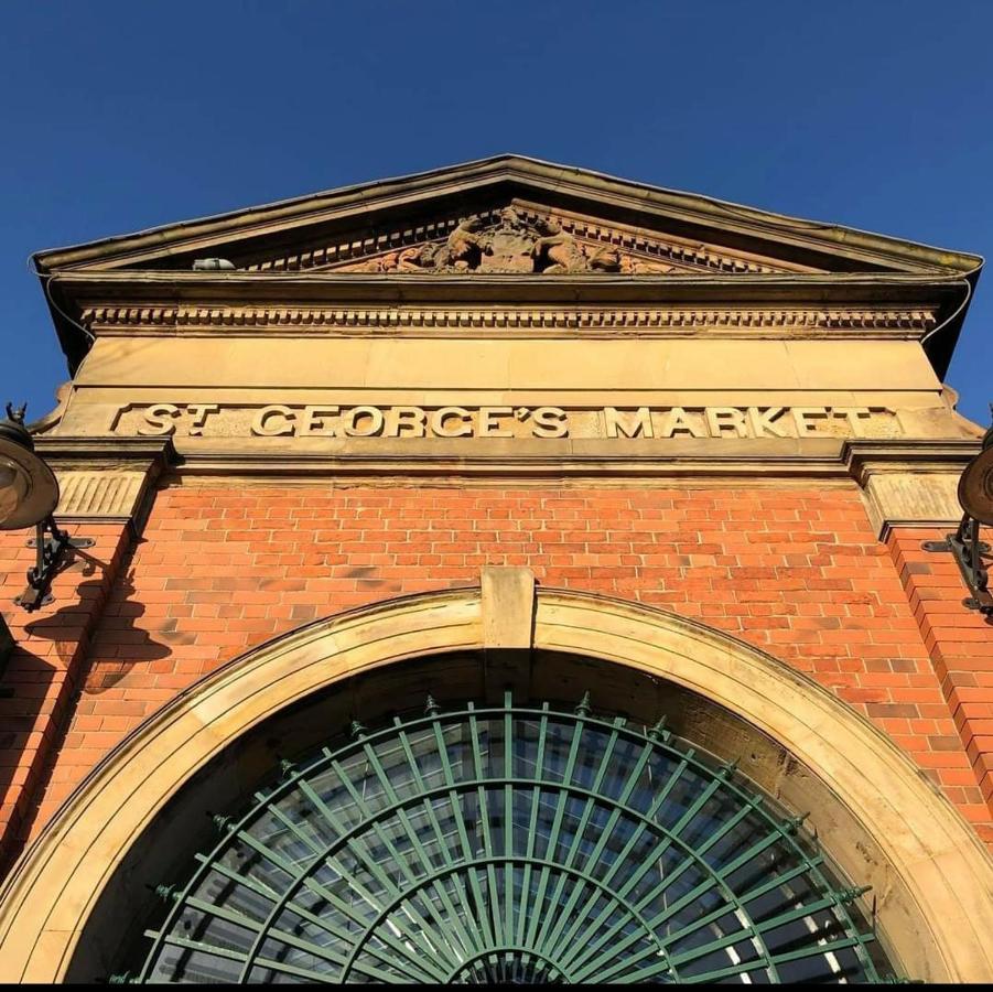 Modern Apartment, Sleeps 6, Belfast City Centre エクステリア 写真